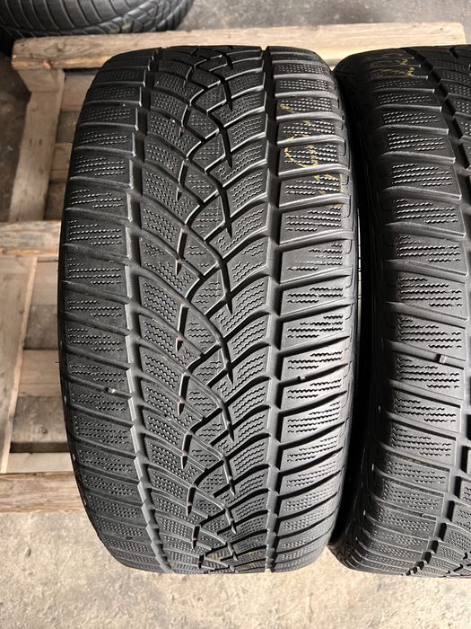 2 anvelope iarna 225/40/18 , GoodYear !