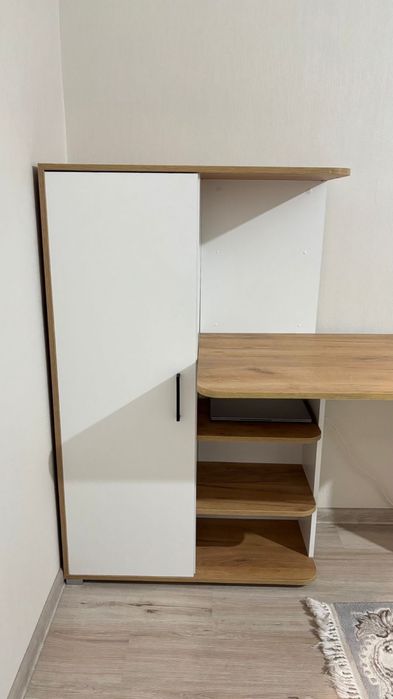 Продам рабочии компьютерный стол