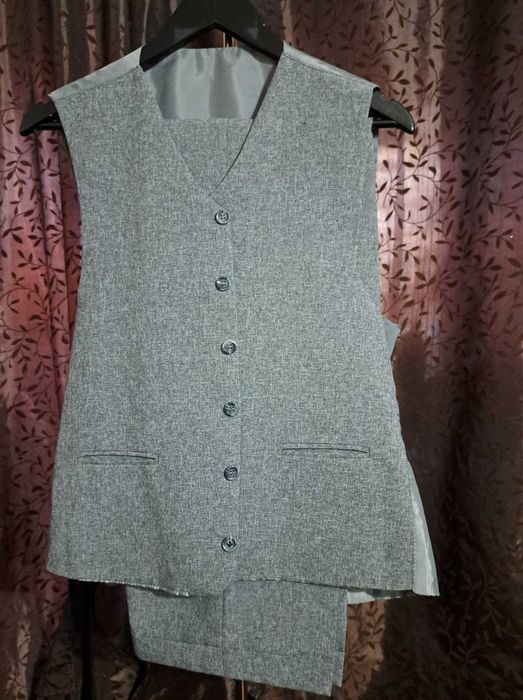 Costum clasic de de ceremonie/business