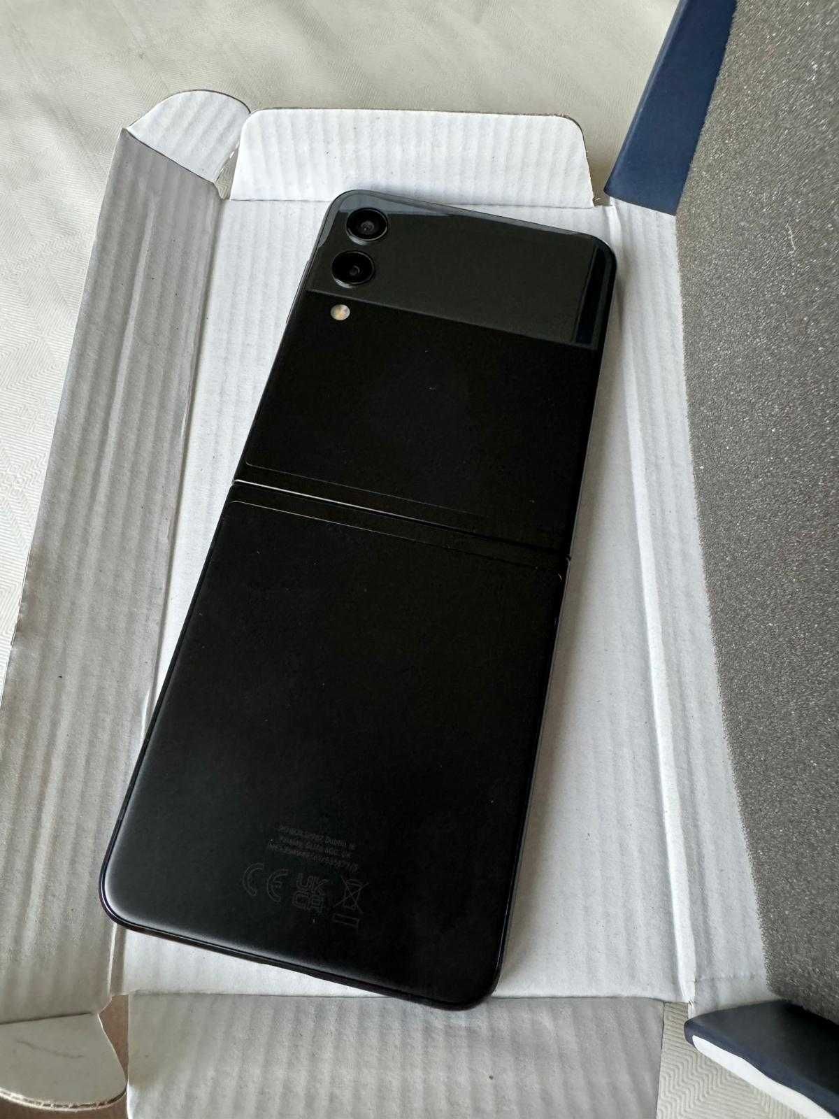Vand Telefon , Samsung Galaxy Flip Z3
