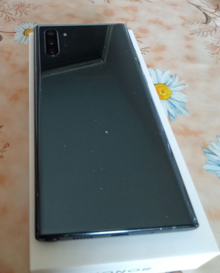Samsung galaxy note 10 plus 256 GB памет и RAM памет 12GB