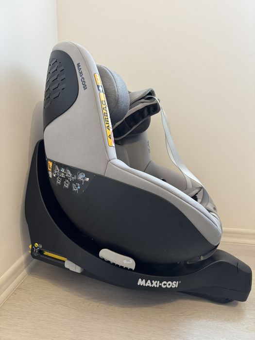 Vand scaunel Maxi Cosi Mica Pro Eco 0-4 ani. Stare foarte buna