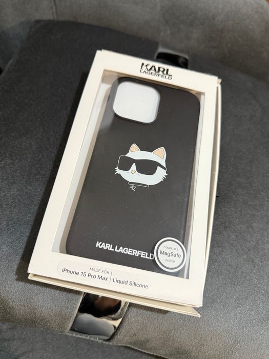 Vând husă iPhone 15 pro Max Karl lagerfeld