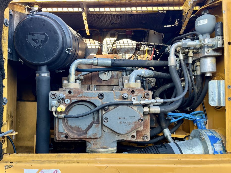 Excavator Liebherr A 904 C