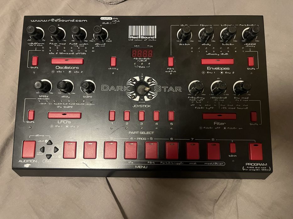Drum Machine Groovebox Synth Elektron Novation RedSound