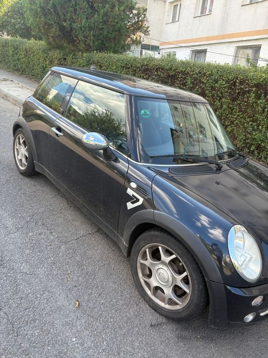 Vând mini cooper pentru detalii in privat
