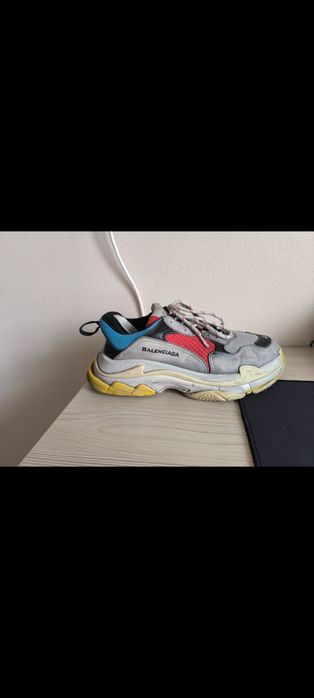 Adidași balengiaga triple S
