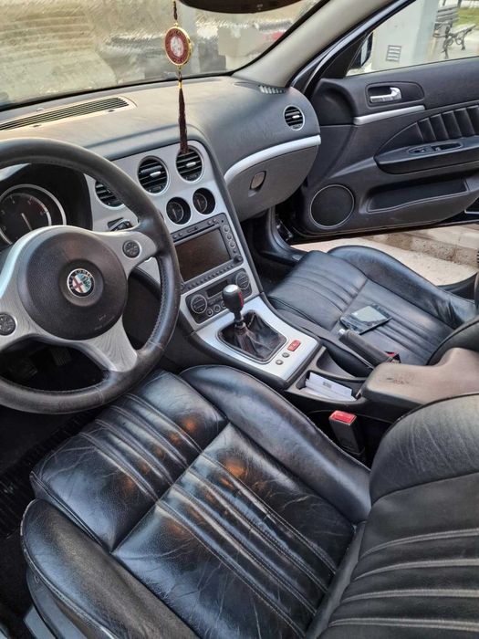 Vând Alfa Romeo 159