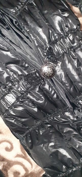 Vând geacă lungă femei!