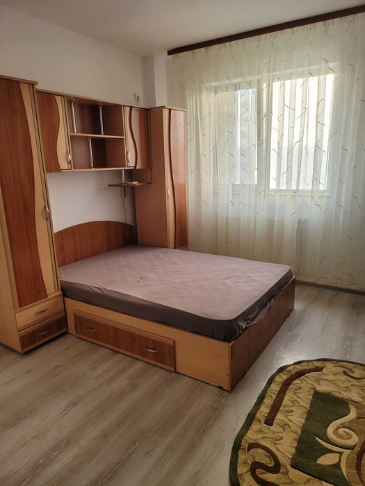 Inchiriez garsoniera