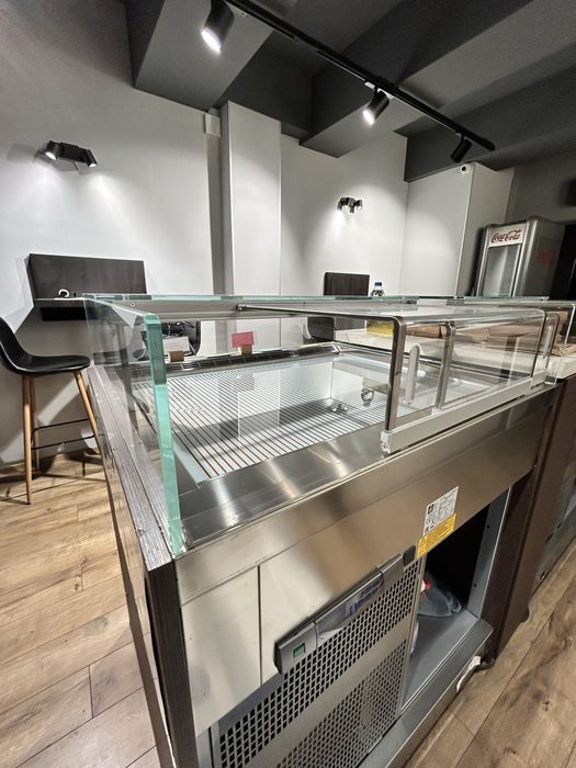 Витрина за сандвичи и сладкарство IFI DROP In