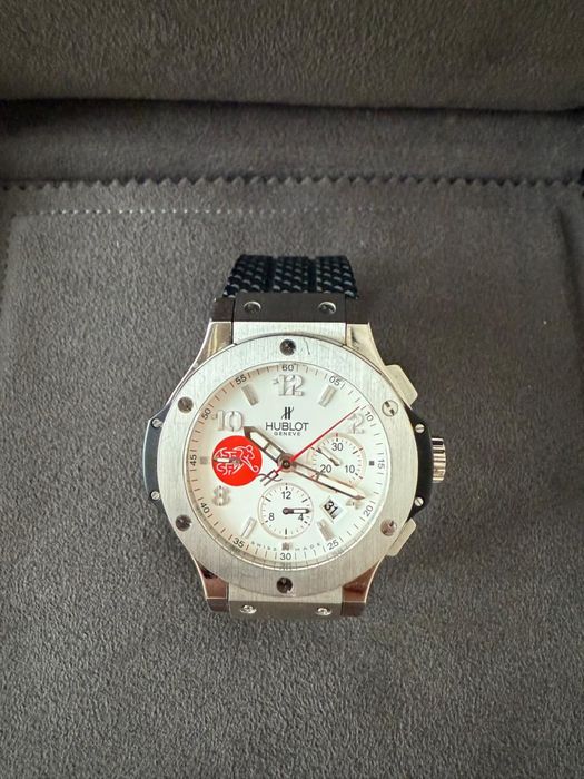 Часы Hublot Big Bang 44 mm Swiss football Association Limited