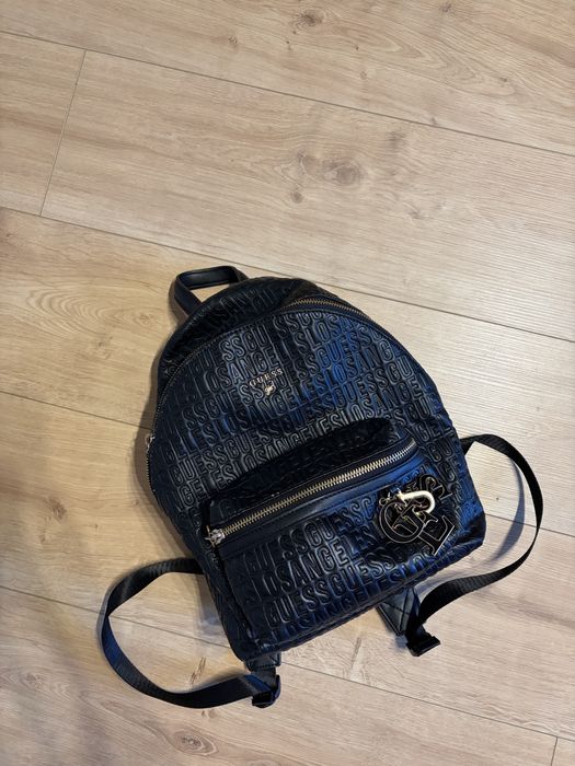 Дамска раница Guess