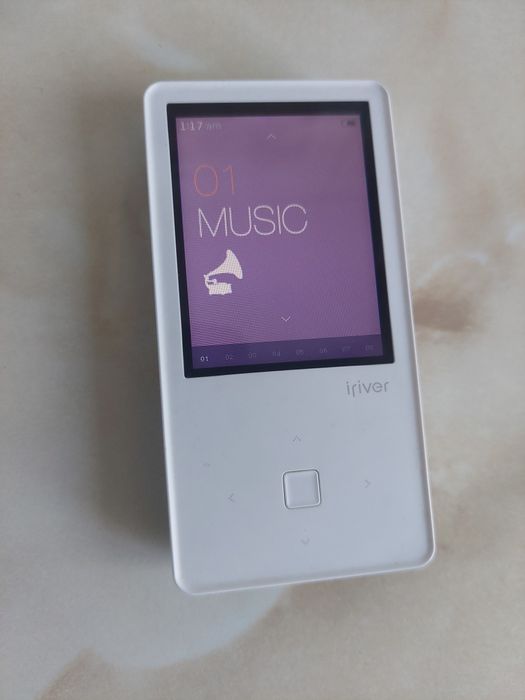 Vând MP3 iRiver WHITE/ALB model E150 color cu 8GB memorie //poze reale