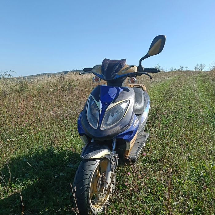 Vând sau schimb Scuter Yamaha aerox 50