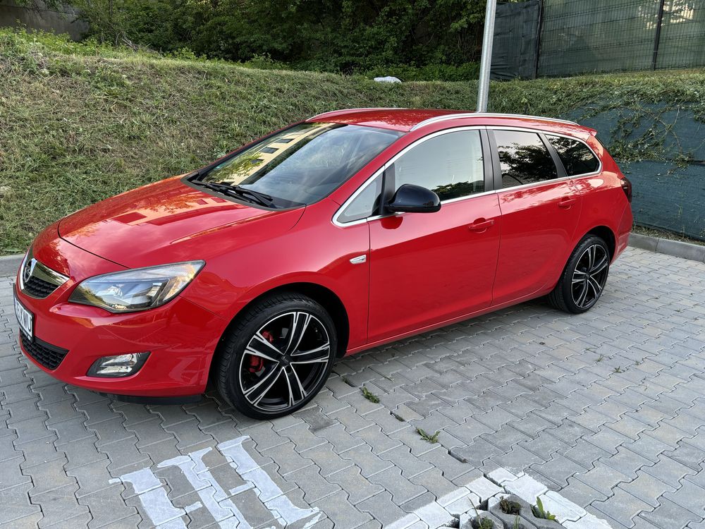 Opel Astra J 2012 benzina