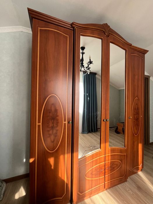 Продам шифоньер в хорошем состоянии