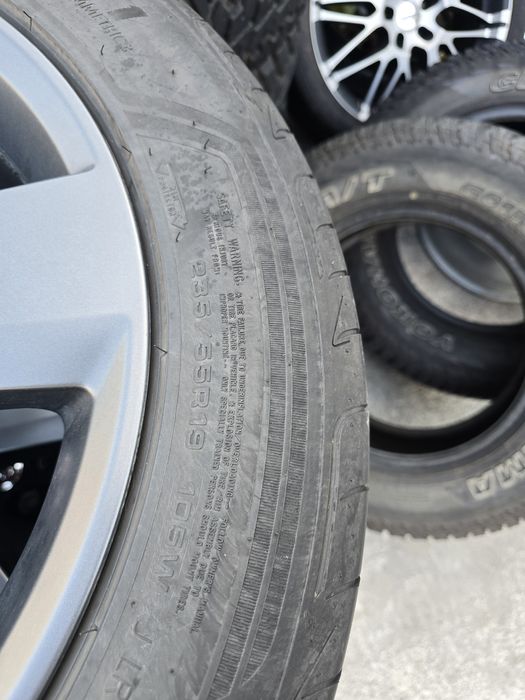 4 Броя 235/55/19 Goodyear 2x5,3mm 2x5mm 23dot