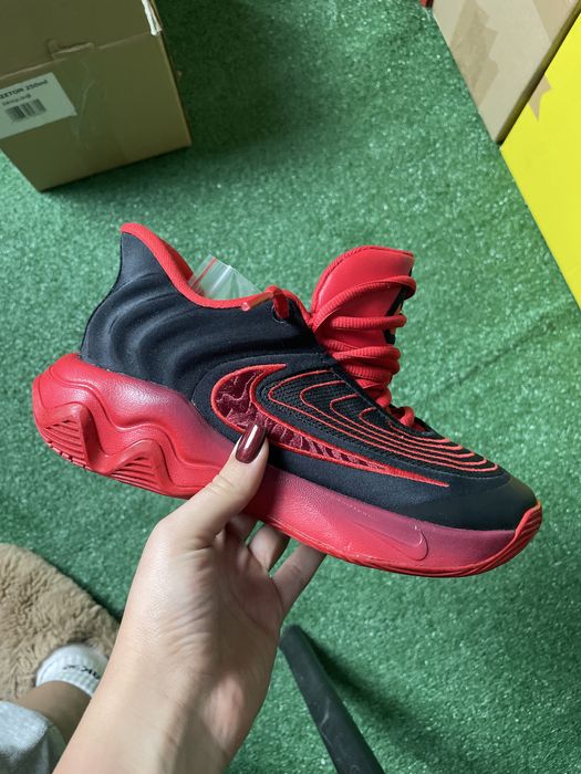 Adidasi nike baschet