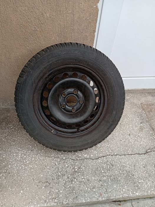 Vând set roti 195/65R15 jante otel se potrivesc pe wv