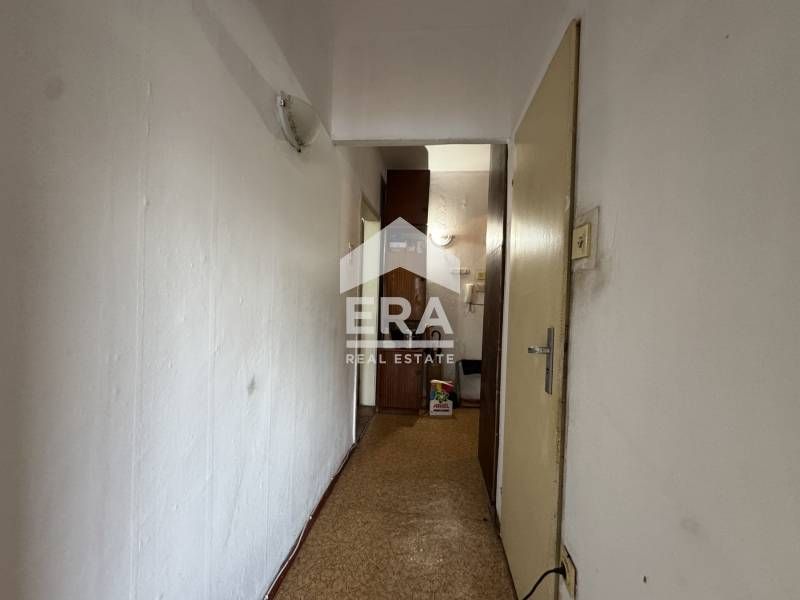 Продава се Едностаен апартамент в Силистра, Изток - 45 кв.м за 885 €/кв.м - Снимка #3