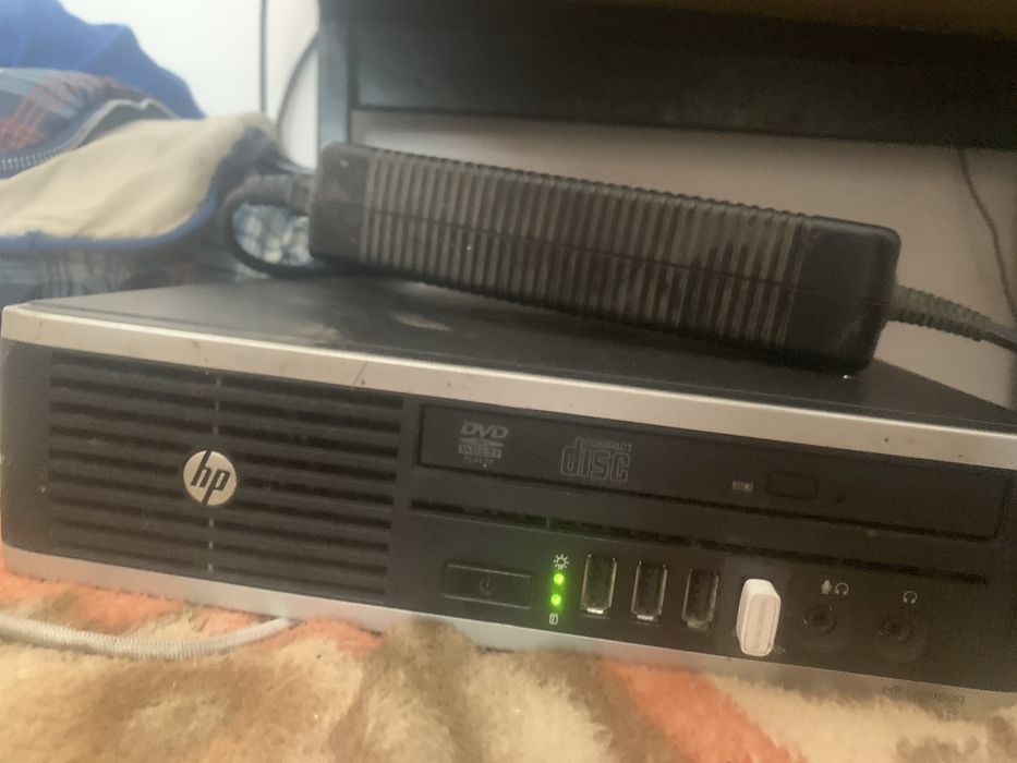 Calculator HP complet, Windows 11, monitor BenQ, tastatură & mouse noi