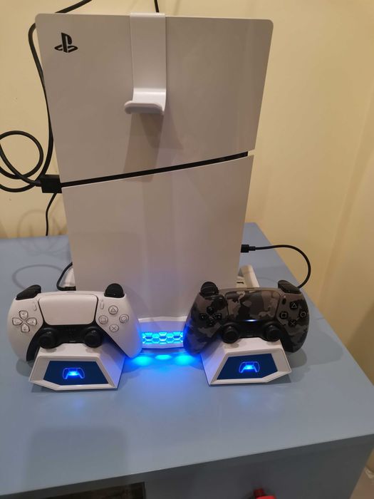 Плейстейшън 5 слим