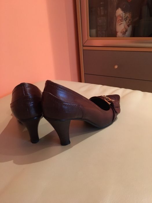 Vand pantofi piele naturala