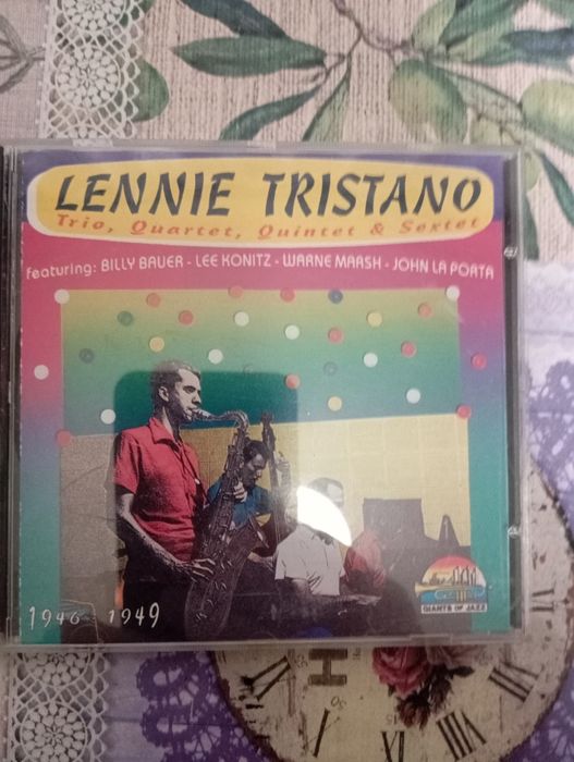 Cd дискове с джаз музика и италиански песни