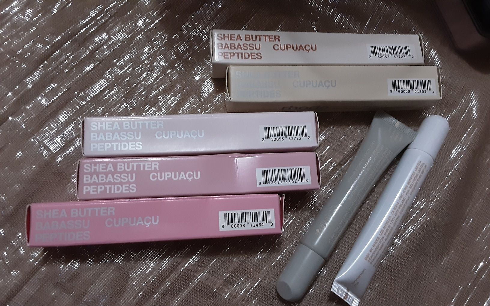 Rhode гланцове и HUDA BEAUTY cherry blossom cake
