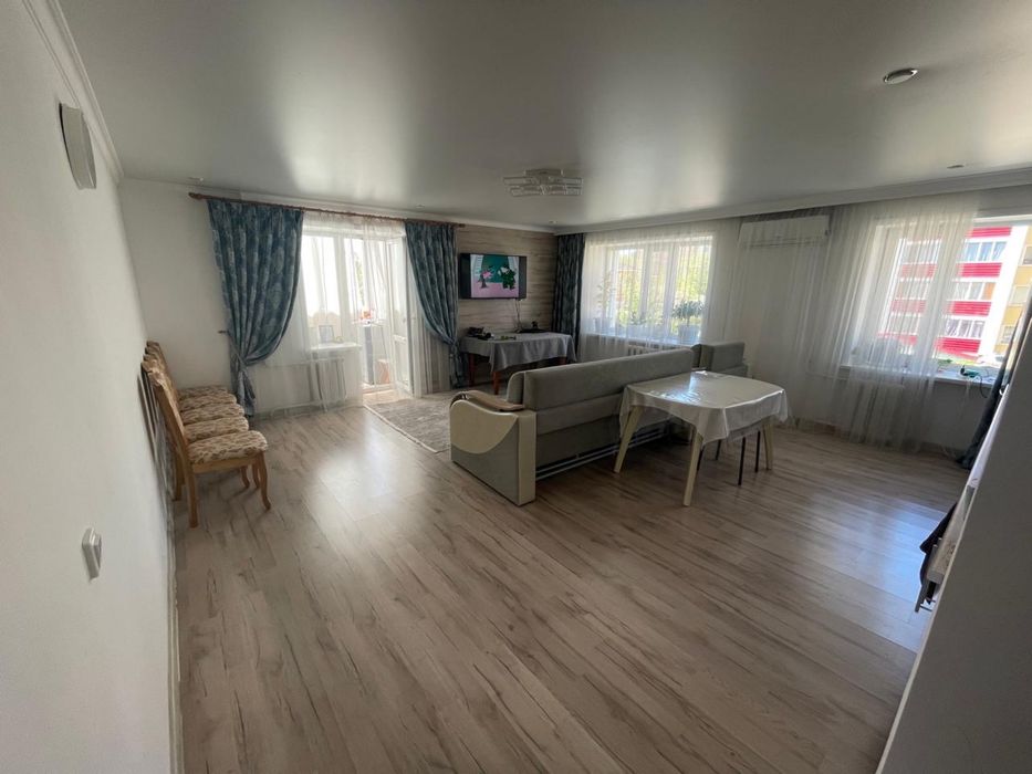 Продам квартиру в центре города.