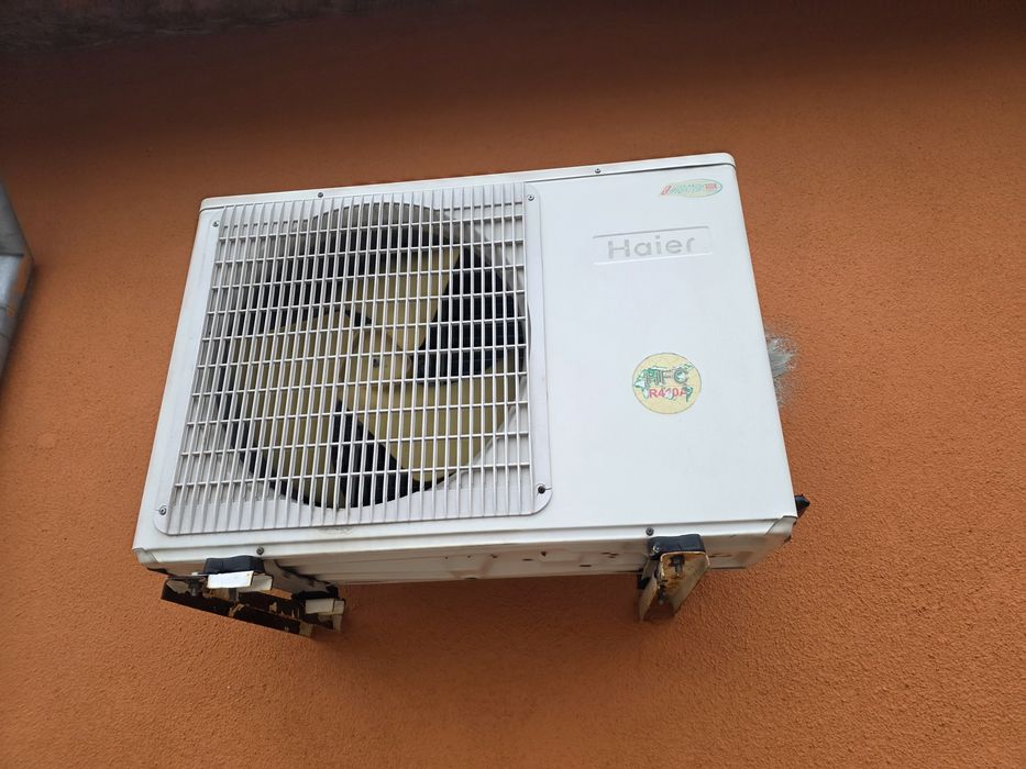 Продавам  Климатик HAIER