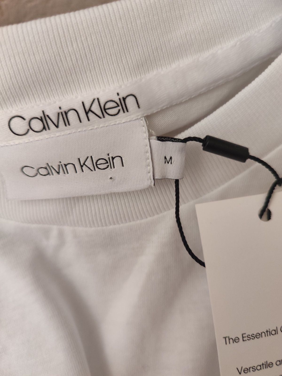Тениска Calvin Klein.