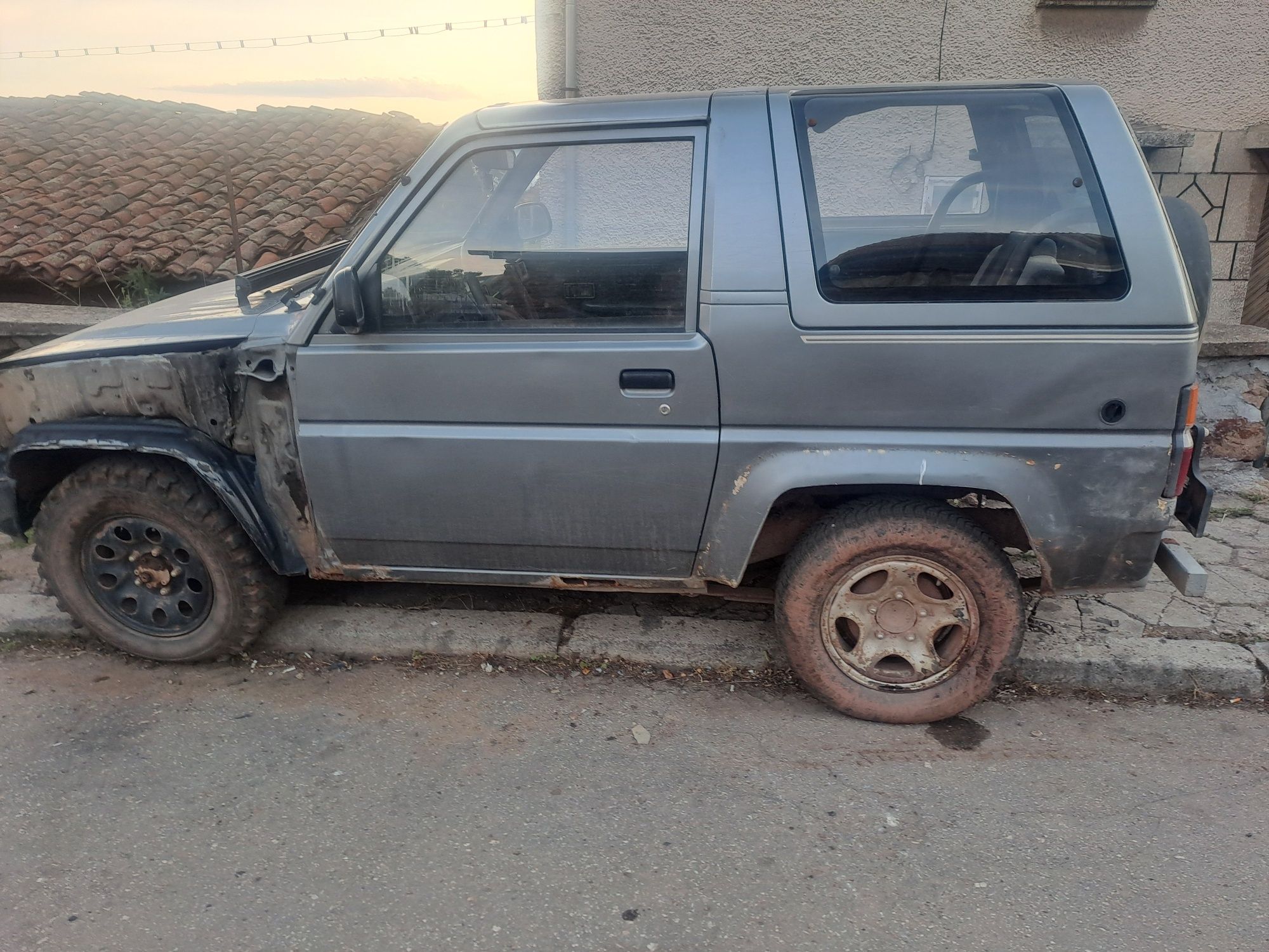 Продавам Daihatsu Feroza