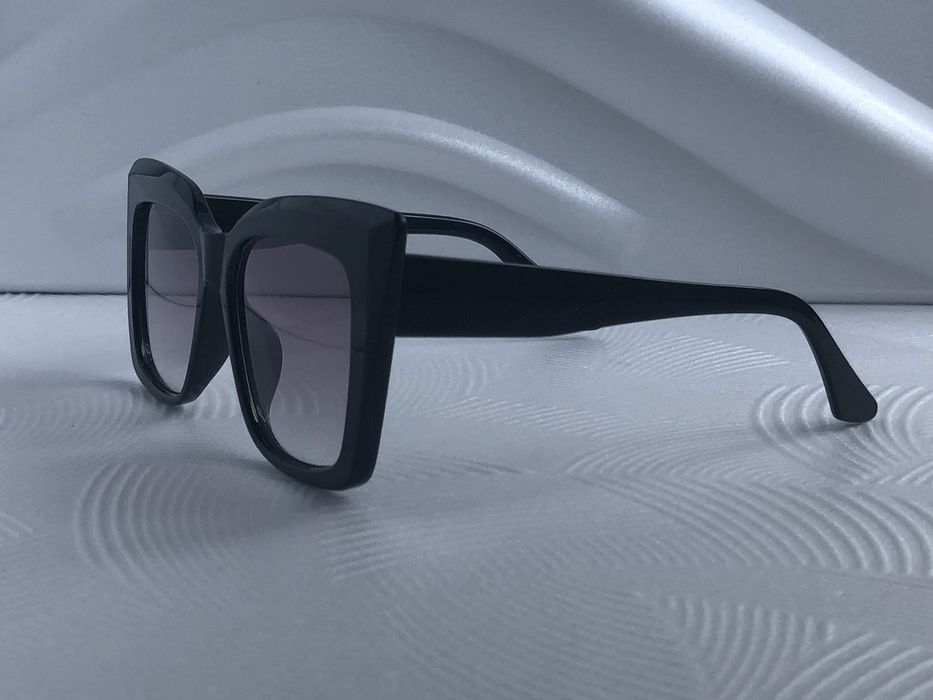 Модерни дамски слънчеви очила