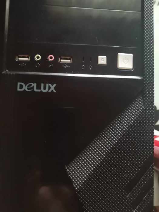 Настолен Компютър Delux