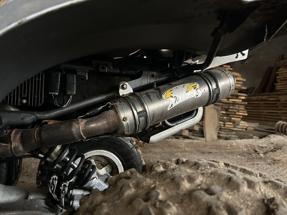 Продавам kavazaki KFX. 700