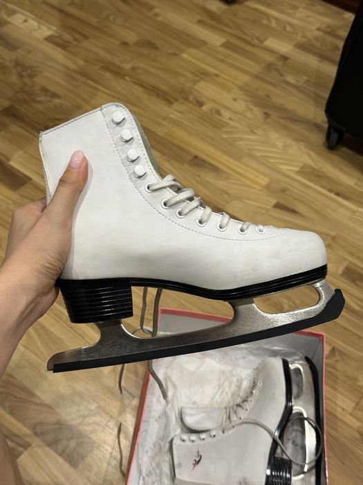 Коньки для фигурного катания для девочек б/у