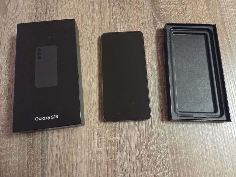 Продавам смартфон Samsung S24, памет 8/256 GB