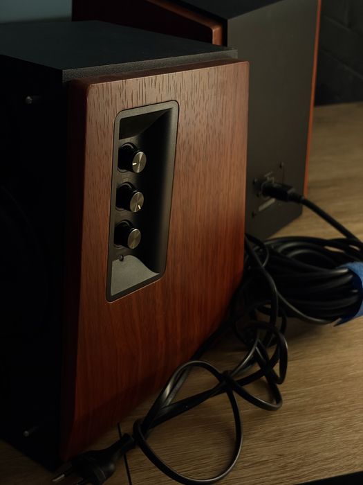 Edifier R1700BT Active speaker