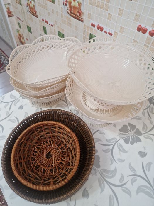 Себет нан жеміс салатын