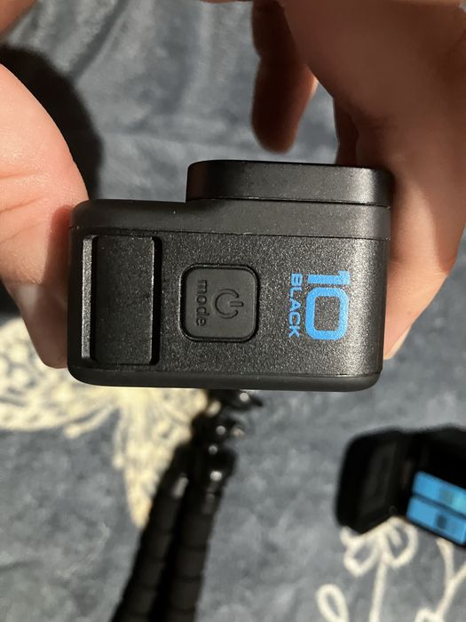 GoPro Hero 10 Black + pachet combo