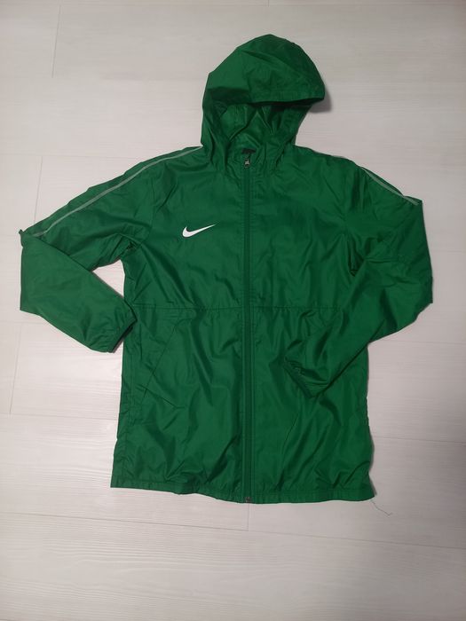Ветровка Nike       .
