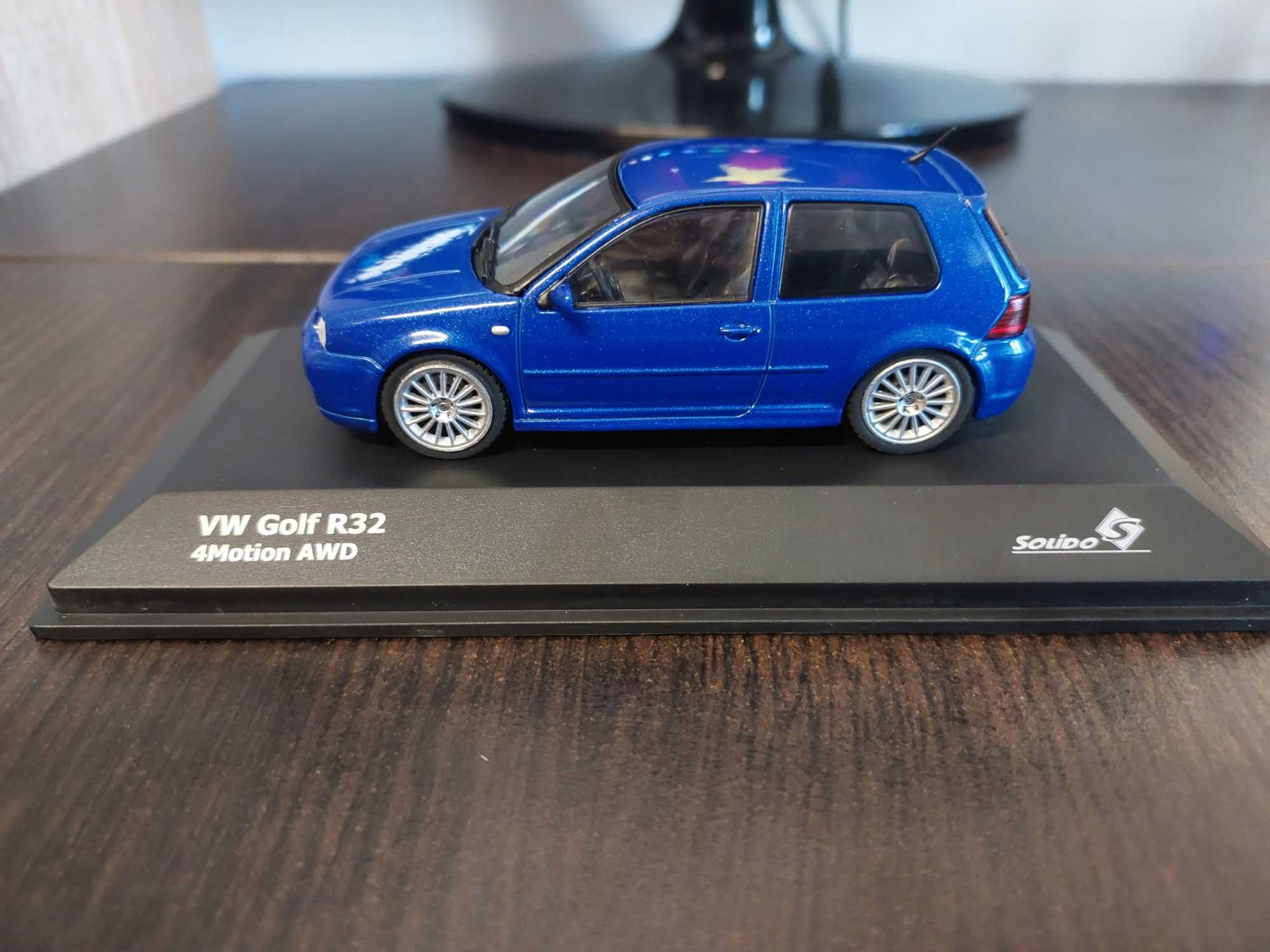 Macheta Vw GOLF 4 R32 4MOTION AWD 2003 albastru - Solido, 1/43.