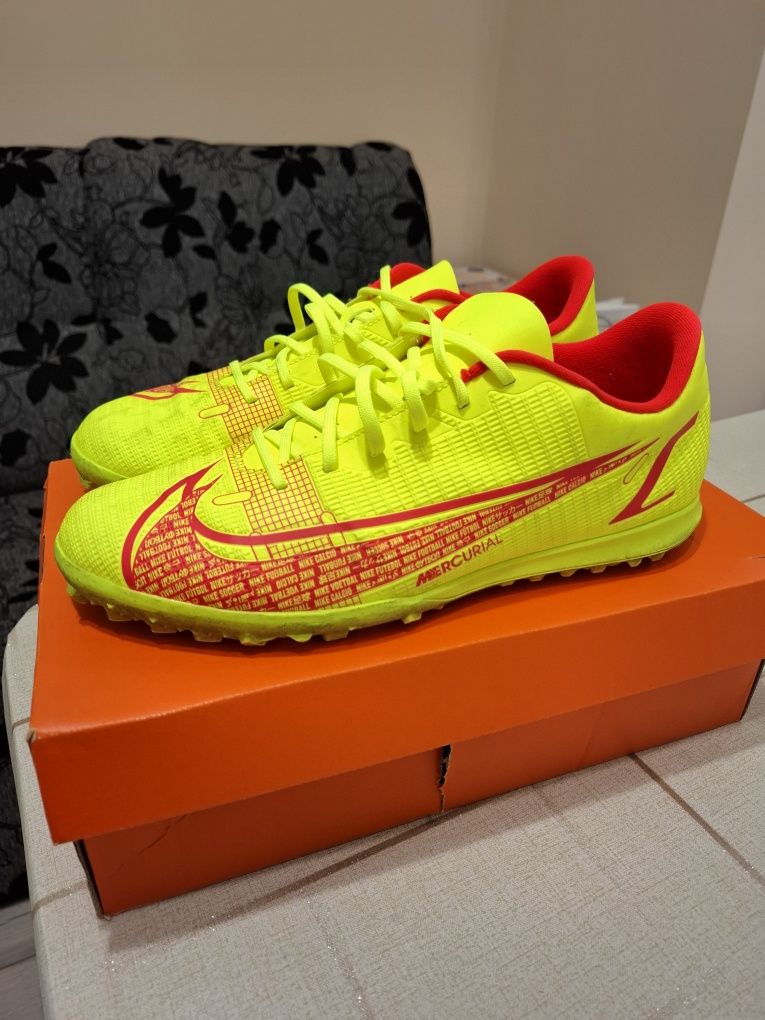 Nike Mercurial PUMA UMBRO