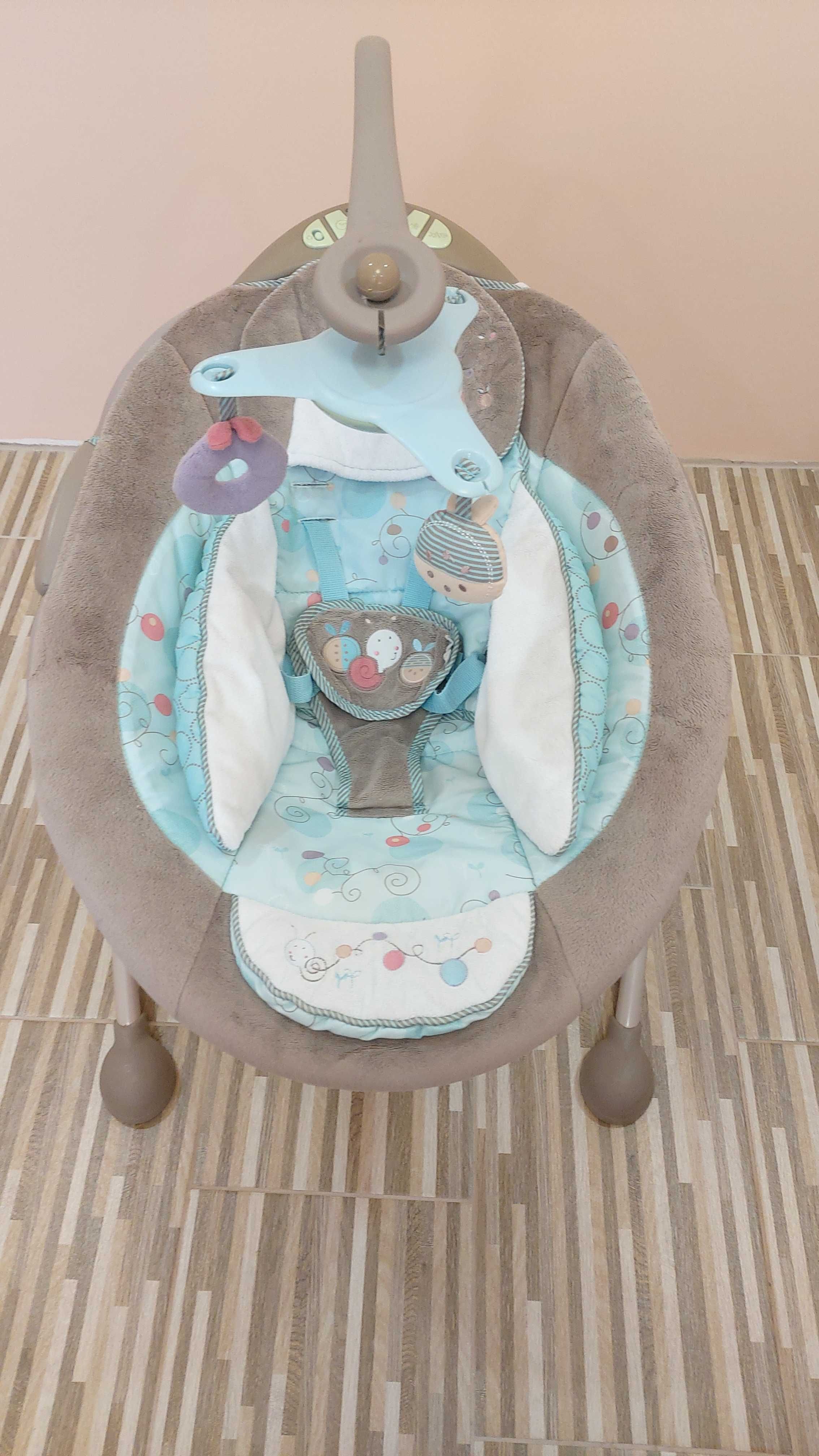Шезлонг Люлка InGENUITY Cozy Coo Бебешка люлка, Bright Starts до 11 кг