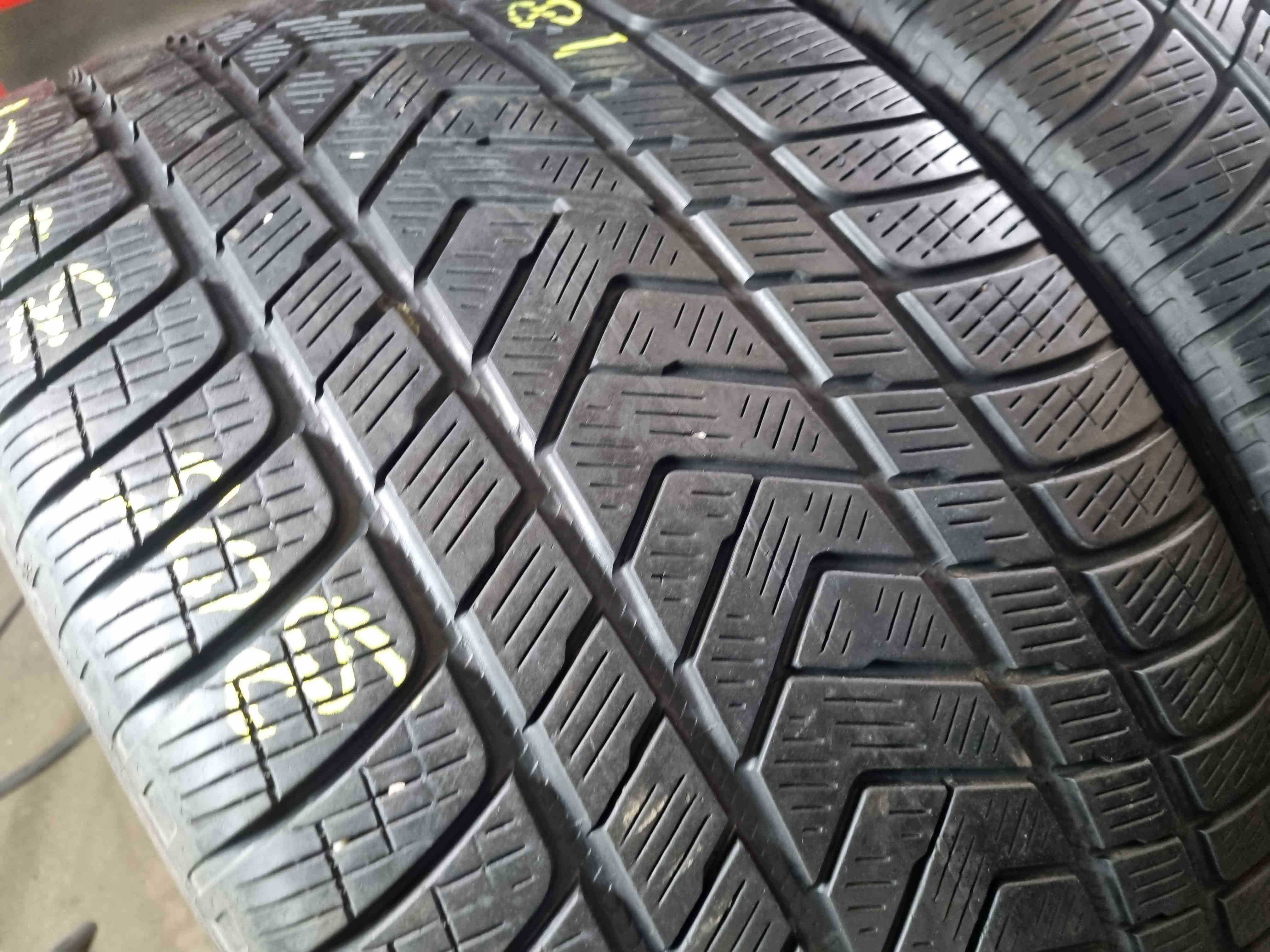 SET 2 Anvelope Iarna 305/35 R21 PIRELLI Scorpion Winter 109V