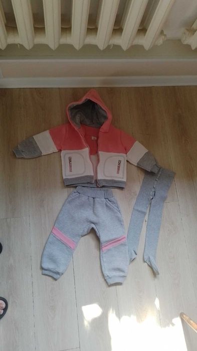 Костюм теплый и платье с начесом, колготки на 2-3 года