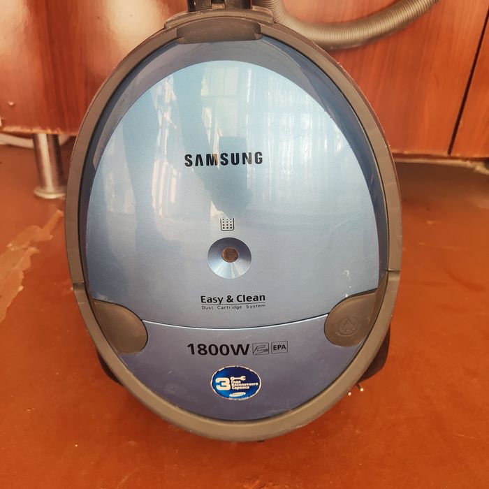 Пылесос Samsung.
