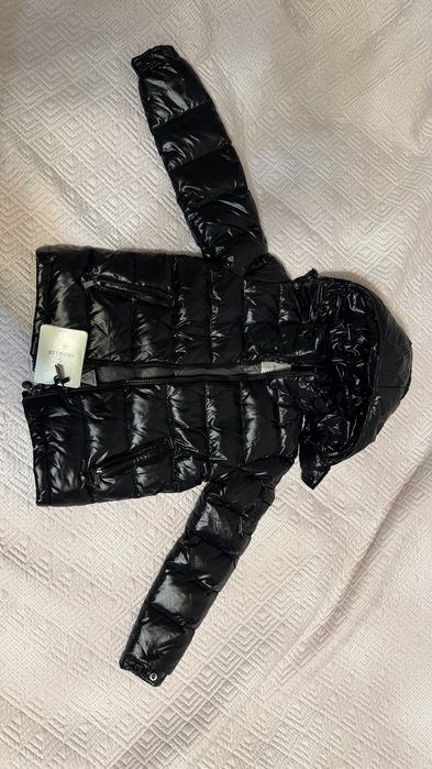 Moncler куртка новая